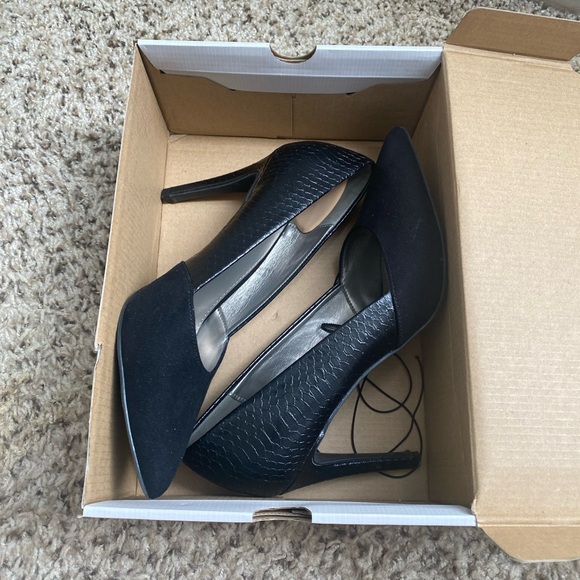 WORTHINGTON SUEDE WOMEN’S BLACK PUMPS SIZE 9 - Picture 3 of 14